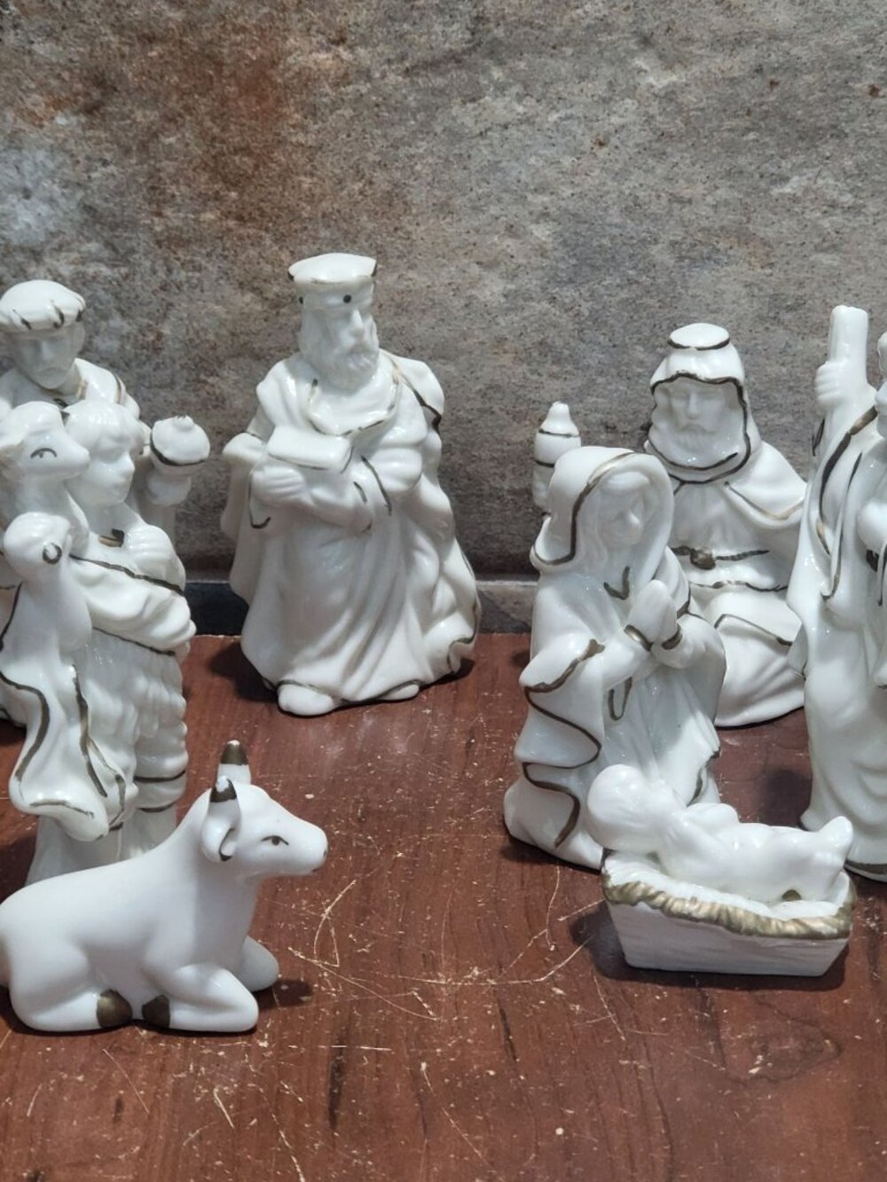 Vintage Porcelain Nativity Scene Matte White Bisque Figures Gold Trim 8 Pcs - Picture 13 of 13
